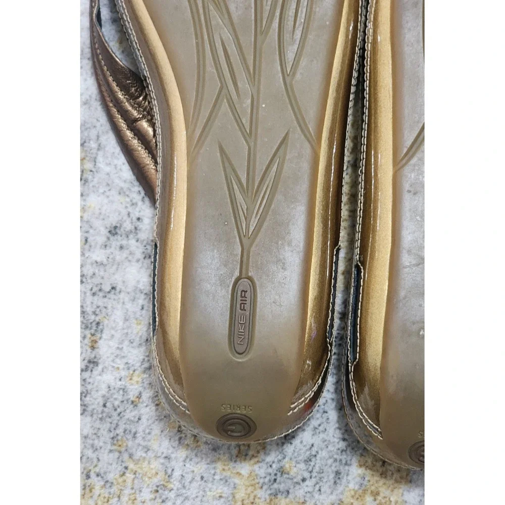 Cole Haan Women's Air Layne Metallic Bronze Leather Thong Sandals Size 9 D21701